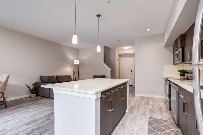 210 - 7 Westpark Common Sw, Condo with 2 bedrooms, 3 bathrooms and 1 parking in Calgary AB | Image 6