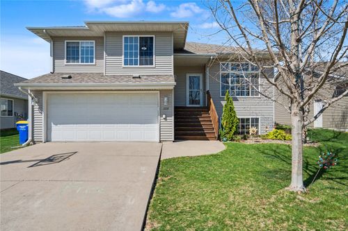 608 Randall Dr, Solon, IA, 52333-9422 | Card Image