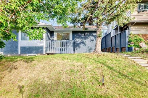 8426 Berkley Rd Nw, Calgary, AB, T3K1B4 | Card Image