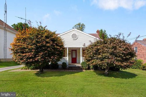 8 N Main St, Jacobus, PA, 17407-1209 | Card Image