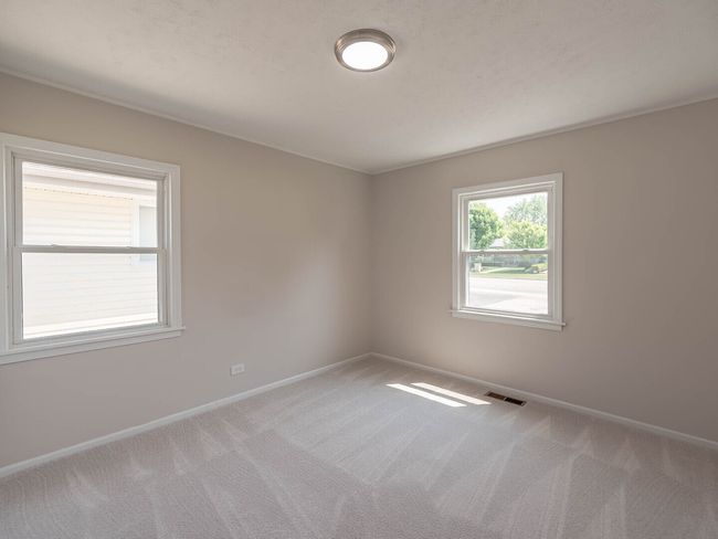 52 S Hawthorne Blvd, House other with 3 bedrooms, 1 bathrooms and null parking in Mundelein IL | Image 7