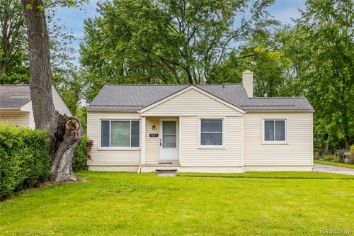 18261 Brentwood St, Livonia, MI, 48152-3505 | Card Image