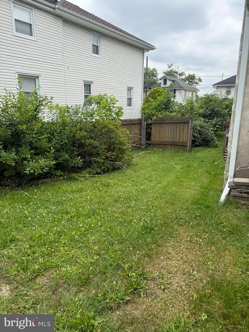 2240 College Ave, BENSALEM, PA, 19020-5724 | Card Image