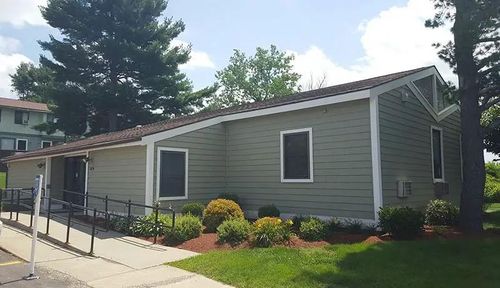 360 Tokeneke Rd, Holyoke, MA, 01040-2820 | Card Image