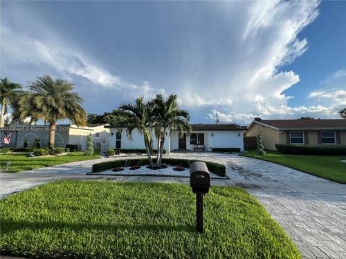 11370 Nw 46th Pl, Sunrise, FL, 33323-1021 | Card Image