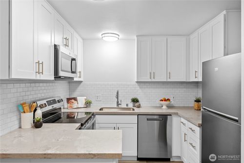 apt-150-13932 Ne 60th St, Redmond, WA, 98052-4538 | Card Image