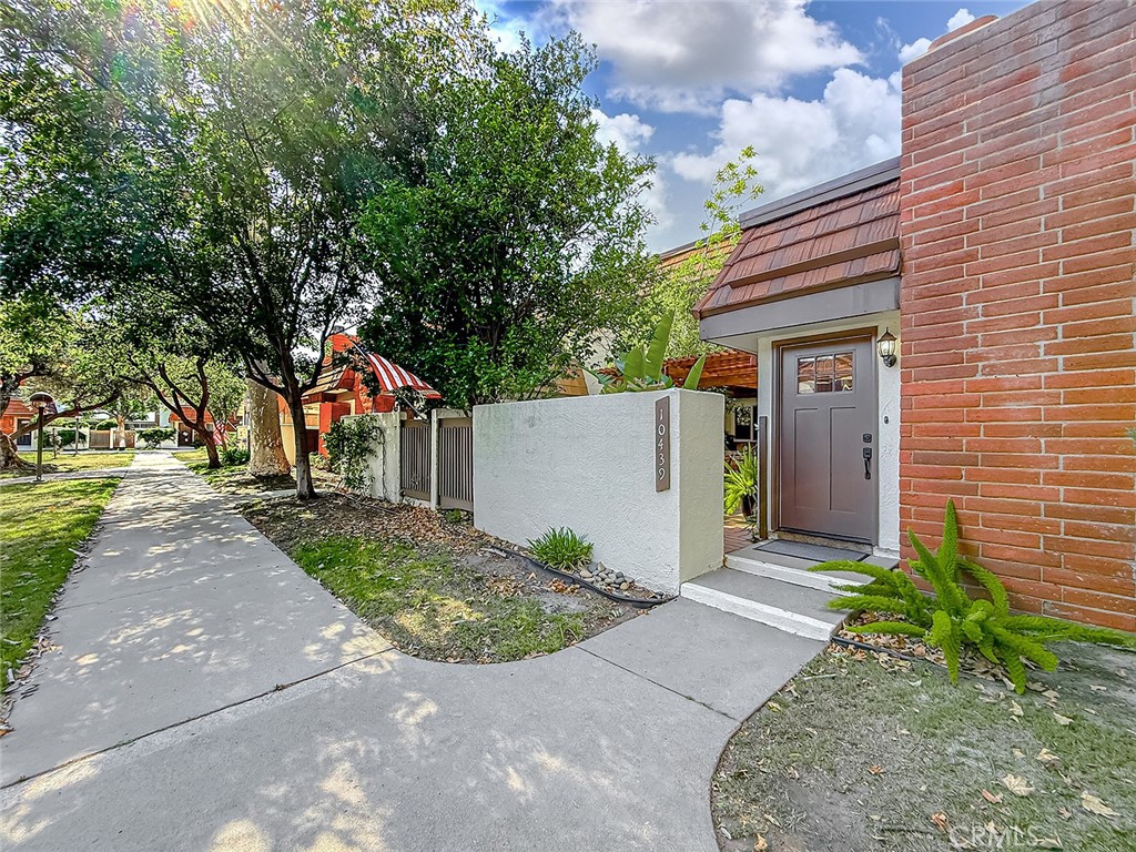 Residential in Chatsworth 2