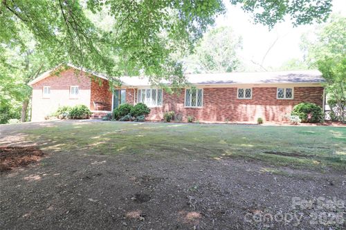 112 Forest Ave Ne, Valdese, NC, 28690-9733 | Card Image