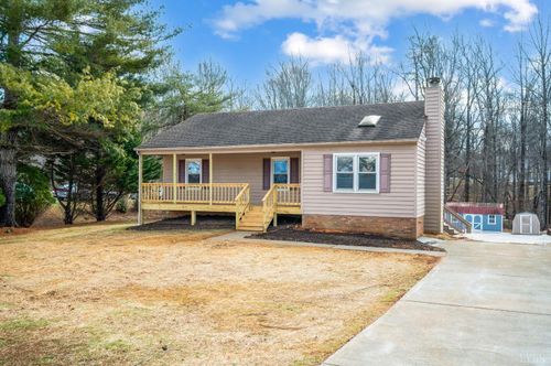 636 Willow Oak Ter, Forest, VA, 24551-3982 | Card Image