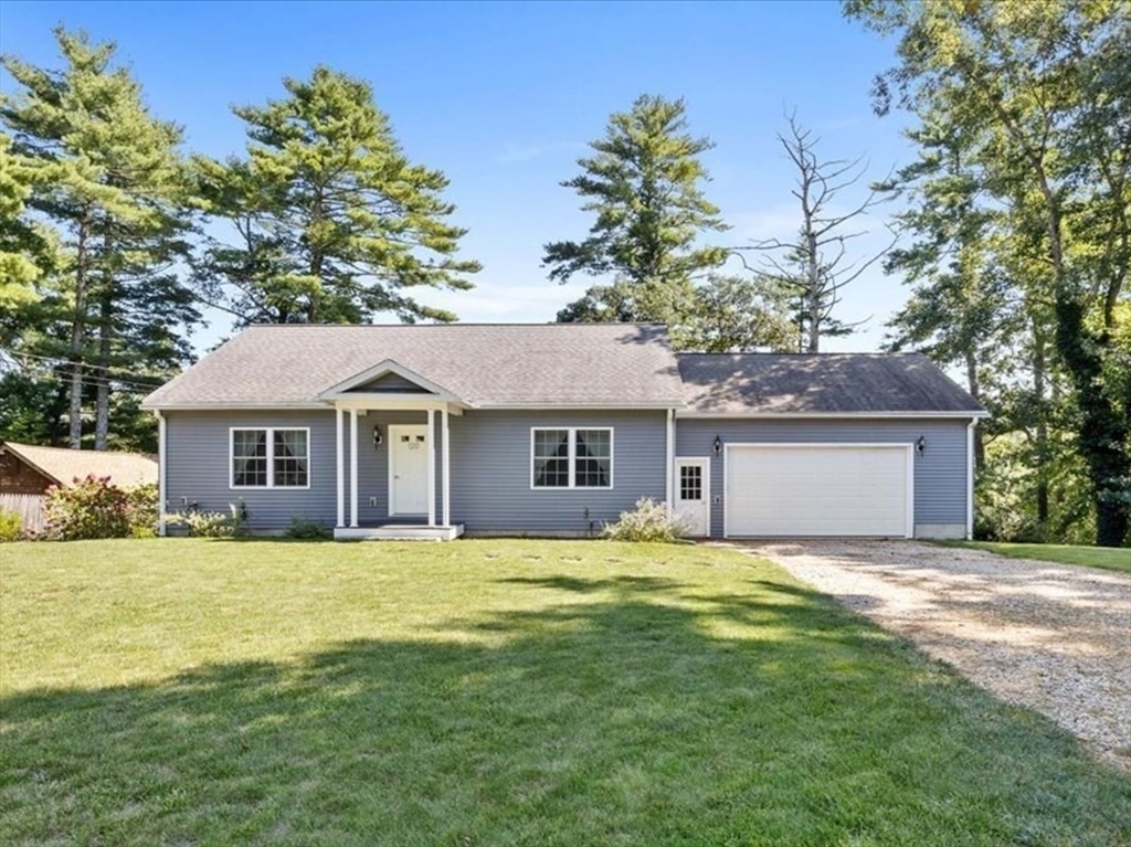 Esta Rd, Plymouth, MA 02360