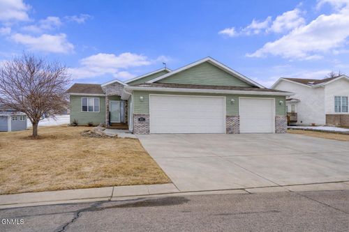 3125 Wisconsin Dr, Bismarck, ND, 58503-5397 | Card Image