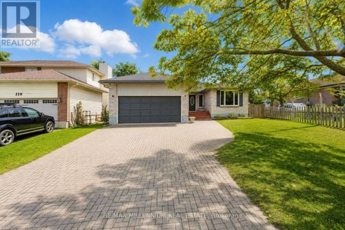 117 Rose St, Barrie, ON, L4M2T6 | Card Image