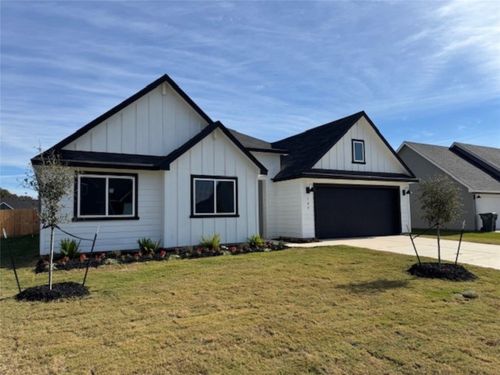 709 Tranquility Ln, Fredericksburg, TX, 78624-4669 | Card Image