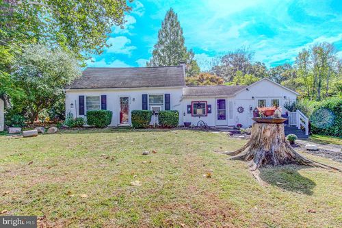 2010 Perkiomenville Rd, GREEN LANE, PA, 18054-2242 | Card Image