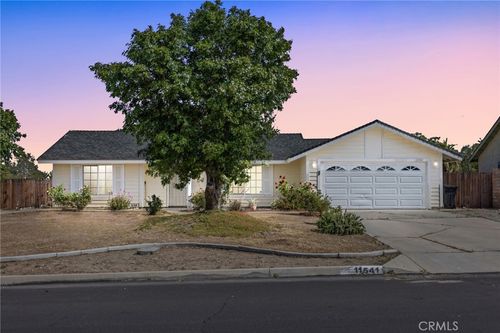 11541 Laurel Oak Rd, Victorville, CA, 92392-9174 | Card Image