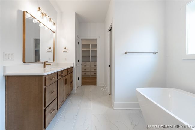 2034 Andres Way, Home with 5 bedrooms, 4 bathrooms and null parking in Floyds Knobs IN | Image 32
