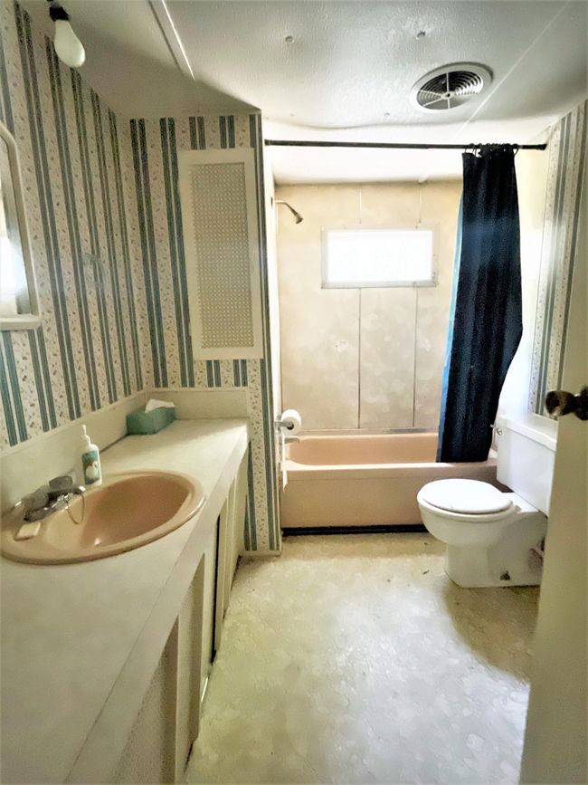 Bathroom | Image 13
