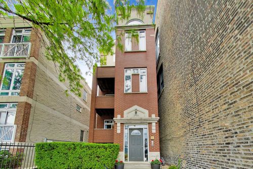 3-2133 Southport Ave, Chicago, IL, 60614-4017 | Card Image