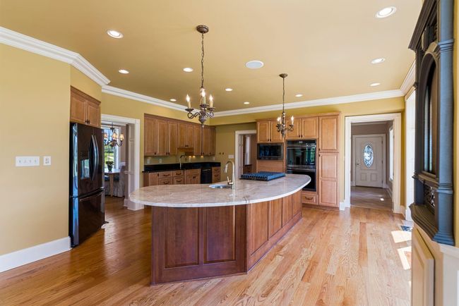Kitchen | Image 8