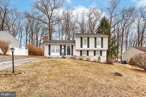 10 Cedar Lane, STEWARTSTOWN, PA, 17363 | Card Image