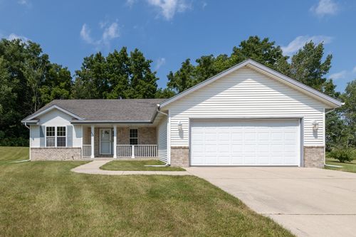 535 Island View Cir, Hustisford, WI, 53034-9706 | Card Image