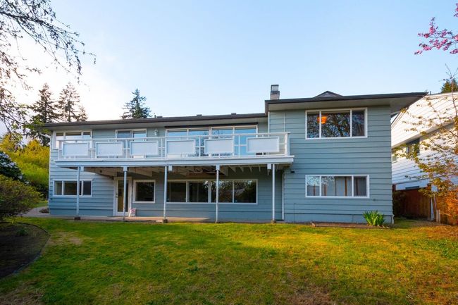 455 Hermosa Avenue, House other with 4 bedrooms, 3 bathrooms and 3 parking in North Vancouver BC | Image 32