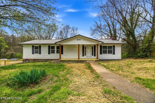 2001 Wayne Cir, Maryville, TN, 37804-3439 | Card Image