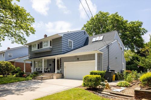 994 S End, Woodmere, NY, 11598-1025 | Card Image