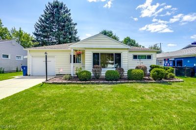 10111 Manorford, House other with 3 bedrooms, 1 bathrooms and null parking in Parma Heights OH | Image 1