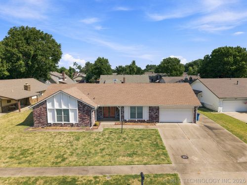 10009 E 40th St, Tulsa, OK, 74146-2420 | Card Image