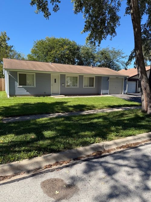 5522 W Celebrity Cir, Hanover Park, IL, 60133-5330 | Card Image