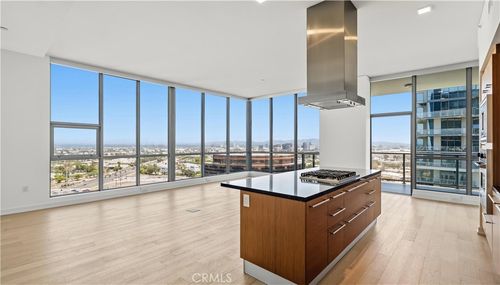 n2002-9 Macarthur Pl, Santa Ana, CA, 92707-6738 | Card Image