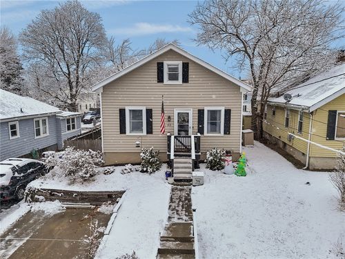 63 Taft St, Cranston, RI, 02905-1349 | Card Image