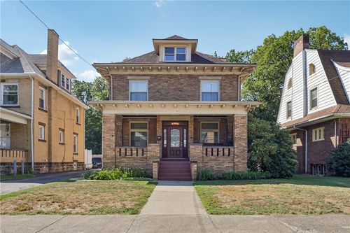 416 Boyles Ave, New Castle, PA, 16101-2521 | Card Image