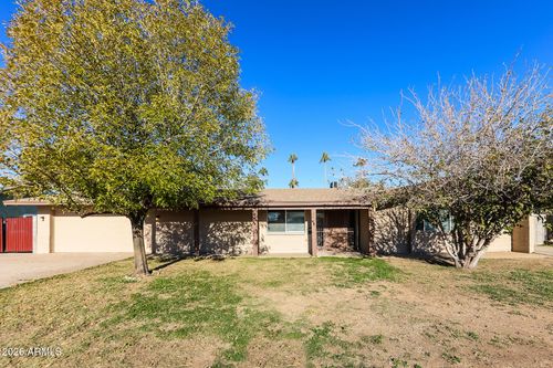 6218 W Wolf St, Phoenix, AZ, 85033-2127 | Card Image