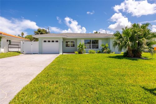 123 9th St, BELLEAIR BEACH, FL, 33786-3222 | Card Image