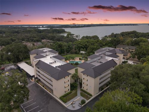 111-101 N Grandview St, MOUNT DORA, FL, 32757-5672 | Card Image