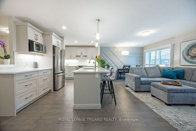 25 Feathers Cross, House attached with 4 bedrooms, 3 bathrooms and 2 parking in St Thomas ON | Image 9