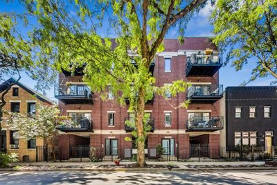 2 - 524 N Hermitage Avenue, Condo with 2 bedrooms, 2 bathrooms and 2 parking in Chicago IL | Image 2