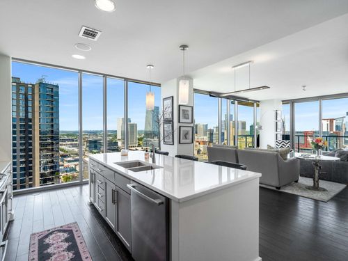 apt-2002-1212 Laurel St, Nashville, TN, 37203-5582 | Card Image