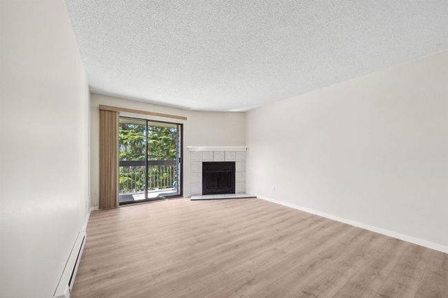 313 - 10530 154 Street, Condo with 2 bedrooms, 1 bathrooms and 1 parking in Surrey BC | Image 2