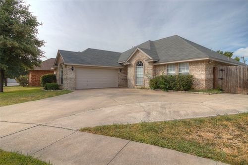 7655 Cypress Ct, North Richland Hills, TX, 76182-7053 | Card Image