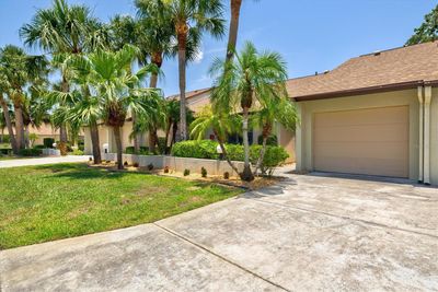 3 - 1211 Capri Isles Boulevard, House other with 2 bedrooms, 2 bathrooms and null parking in Venice FL | Image 2