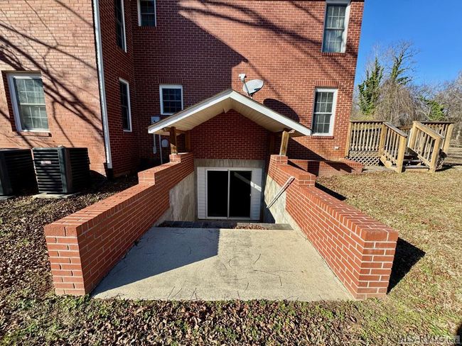 Basement Outside Entrance | Image 25
