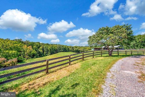 1306 Hawkins Ln, KING GEORGE, VA, 22485-7682 | Card Image