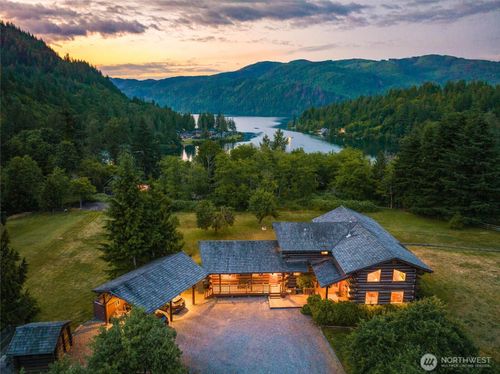 3130 S Bay Vista Dr, Sedro Woolley, WA, 98284-8803 | Card Image