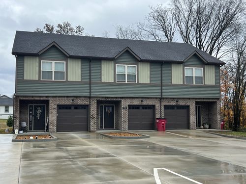 106 Adkins St, Clarksville, TN, 37042-6401 | Card Image