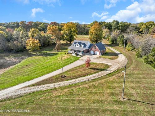 7618 Enon Rd, RUSSELLVILLE, MO, 65074-2643 | Card Image