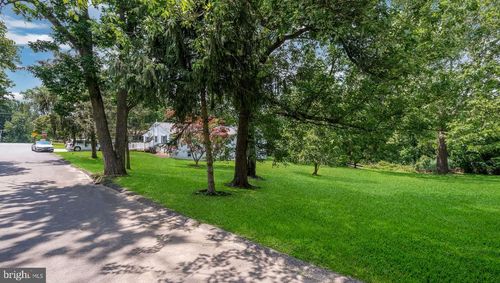 1813 Manor Ave, UPPER CHICHESTER, PA, 19061-3329 | Card Image