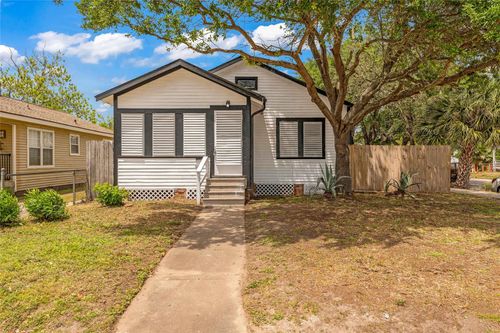 4102 Avenue N, Galveston, TX, 77550-6933 | Card Image
